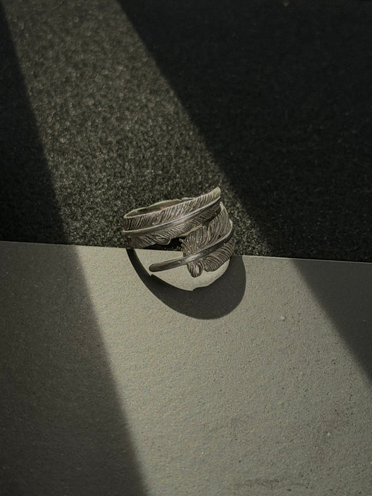 智羽之環|Feather Rhodium Curled Ring