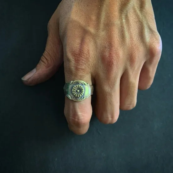 御菊・琥珀銅章戒
 ｜CHRYSANTHEMUM SPOON RING(手工訂製款)