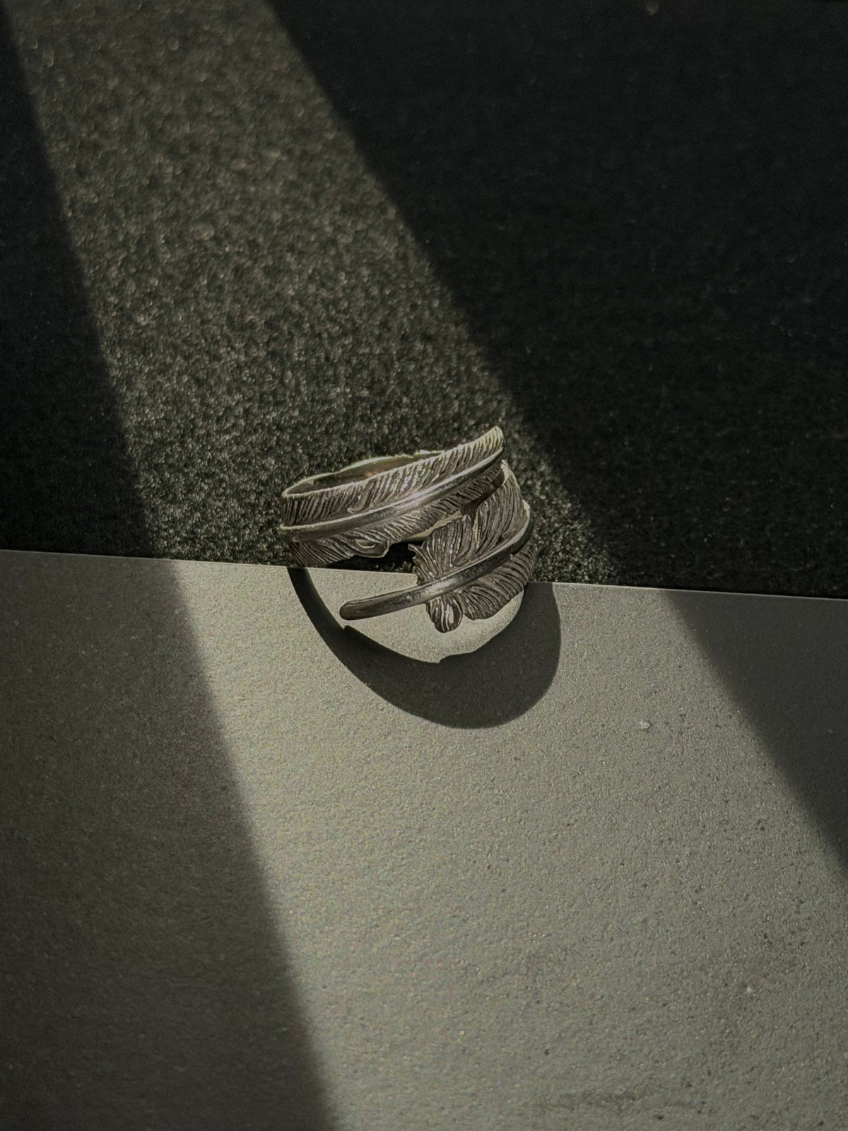 智羽之環｜Feather Rhodium Curled Ring