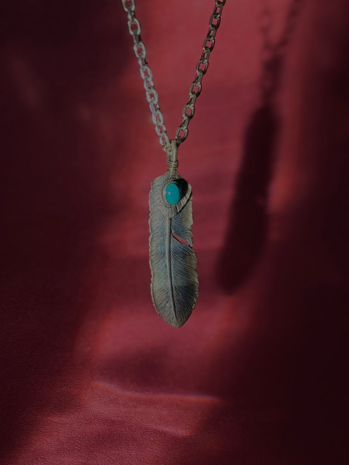 綠松石羽心墜｜Feather Left Facing Pendant with Turquoise Heart